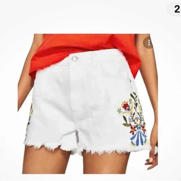 White Zara embroidered floral shorts size 2 NWOT - Picture 1 of 8